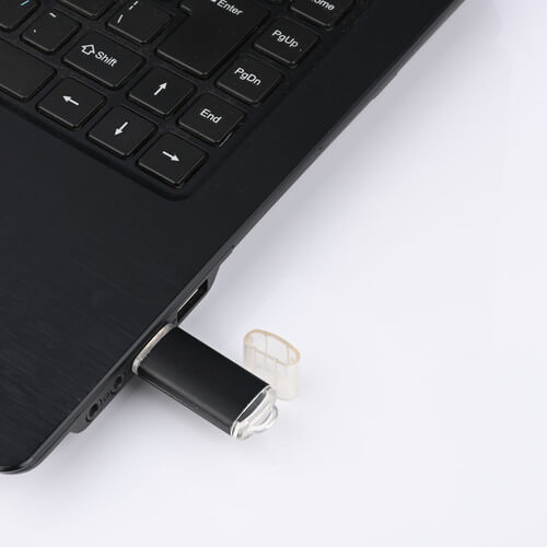 1647256255_Black-Classic-Metal-Pendrive-02